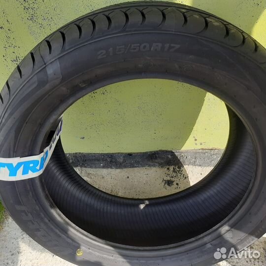 Viatti Strada Asimmetrico V-130 215/50 R17