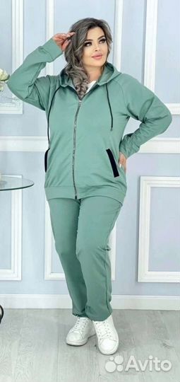 Спортивный костюм женский