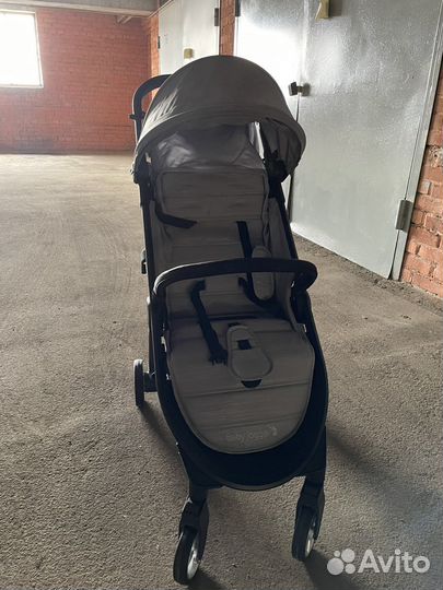 Прогулочная коляска baby jogger