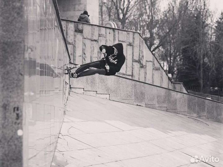 Тренер по трюковому самокату