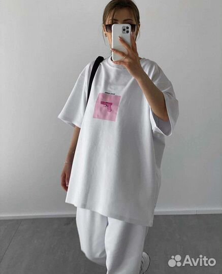 Костюм с изящным принтом