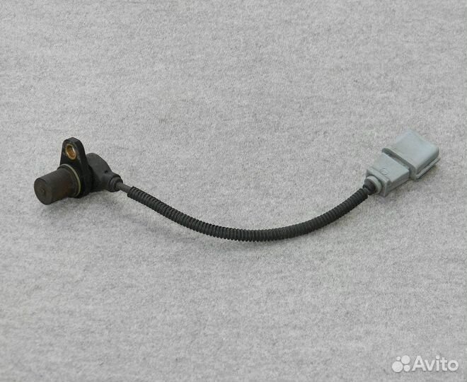 Датчик коленвала VW Passat B6 2.0 BLY