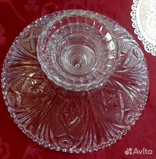 Ваза для фруктов на ножке