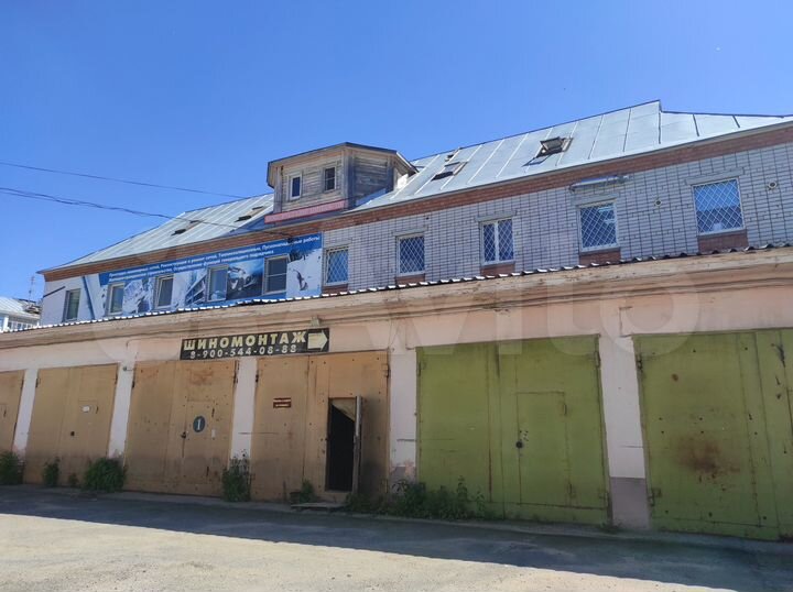 Гараж, > 30 м²