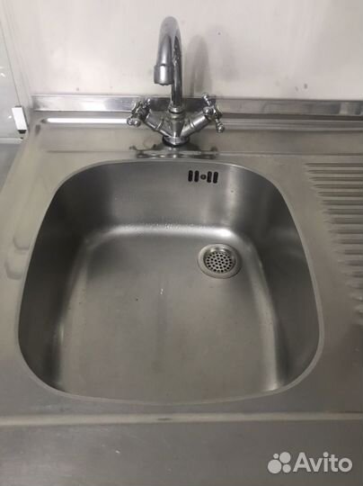 Кухонная мойка с тумбой