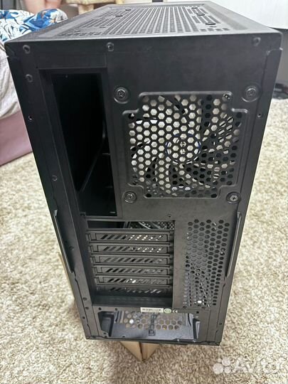 Корпус Corsair 200r