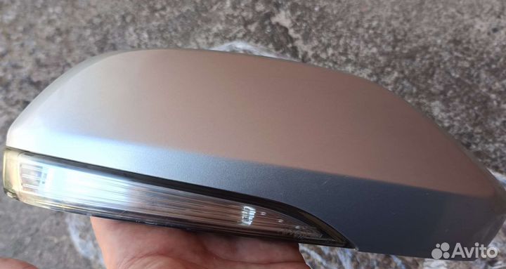 Левая накладка на зеркало Веста