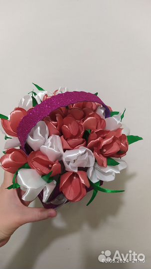 Корзина цветов из атласных лент