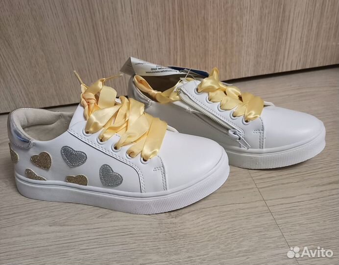 Туфли новые белые для девочки 35 размер