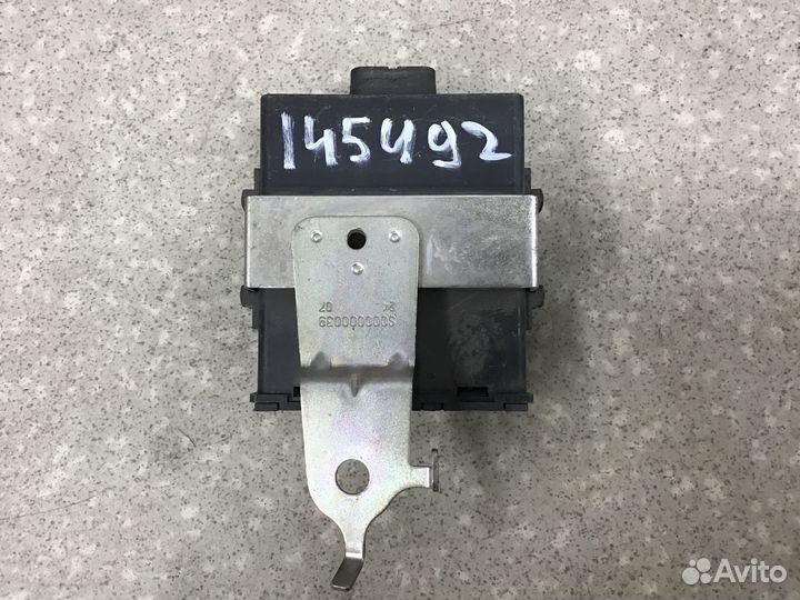 Блок управления центральным замком Toyota Auris (E