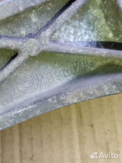 Кронштейн двигателя бмв е39 дизель 1096079