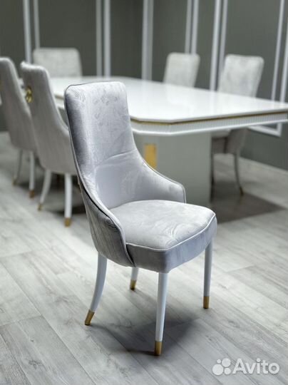 Комплект стол и стулья. В наличии