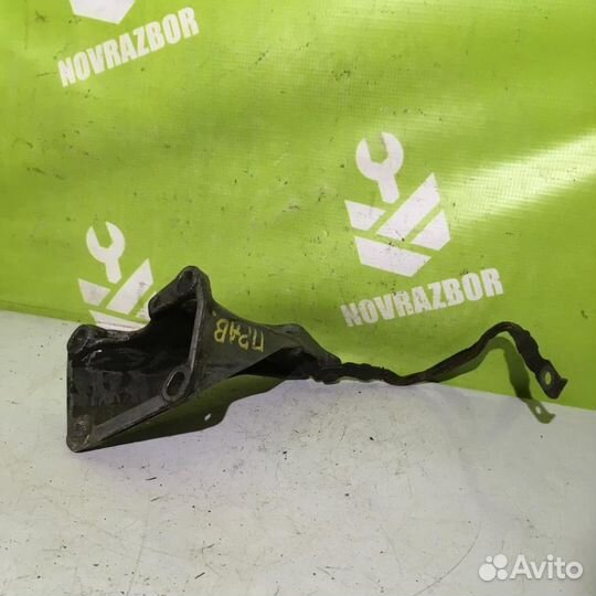 Кронштейн двигателя правый бмв Е34