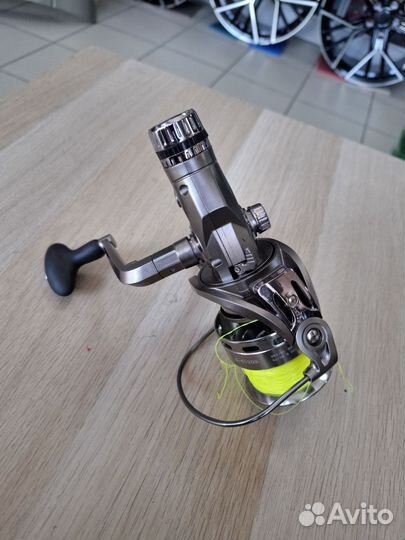 Катушка карповая с байтранером 6000