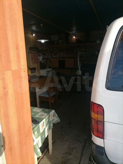 Гараж, > 30 м²