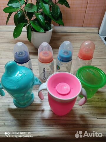 Поильники и бутылочки с соской для грудничков