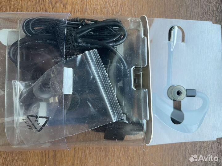 Беспроводные наушники Plantronics Voyager PRO+