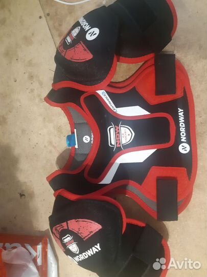 Нагрудник хоккейный