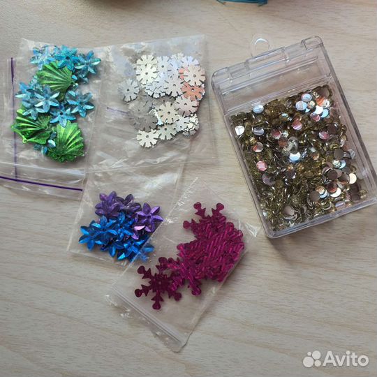 Ленты, материалы для рукоделия пакетом