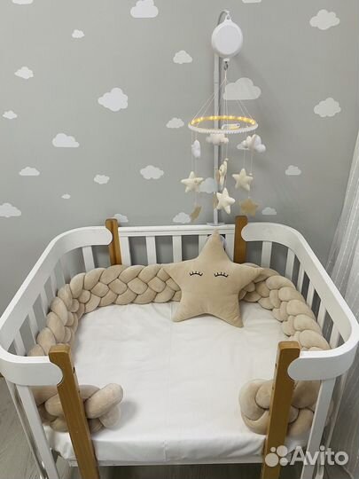 Бортик косичка и подушка в детскую кроватку