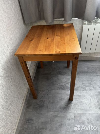 Кухонный стол