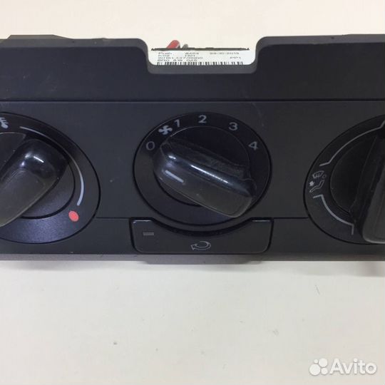 Блок управления отопителем Volkswagen Polo MK5 201