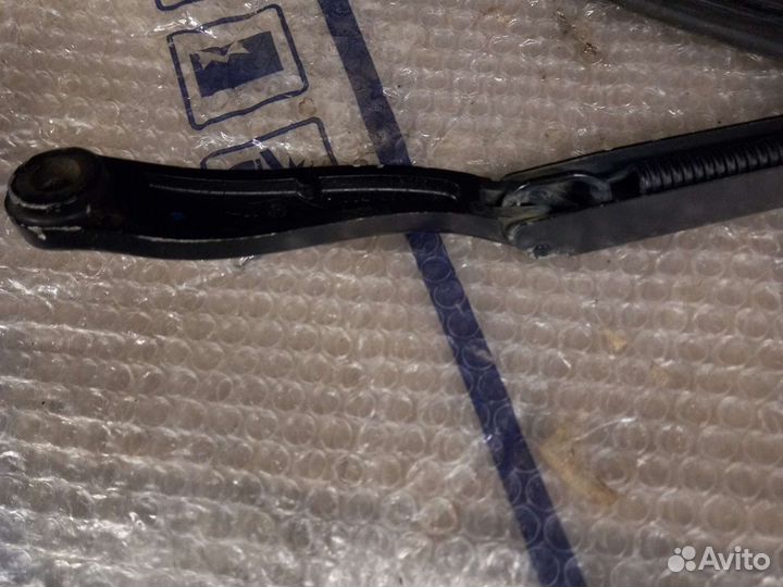 Шевроле Авео т300 правый поводок дворника