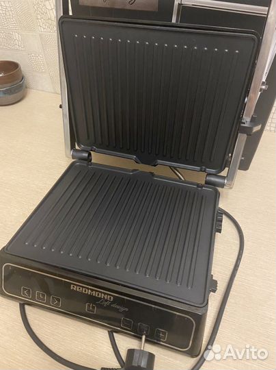 Электрогриль SteakMaster RGM-M821
