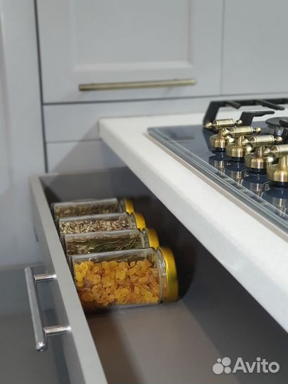 Баночки для специй стекло 350мл с золотыми крышкам