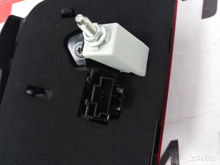 Левая оптика в крышку Mercedes W212 рестайлинг