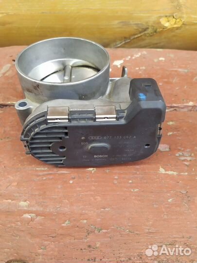 Заслонка дроссельная ауди а8 audi a8 077133062a