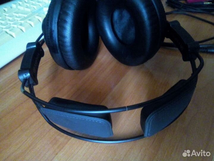 Моденные легендарные Axelvox HD 242, в коробке