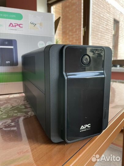 Источник бесперебойного питания apc