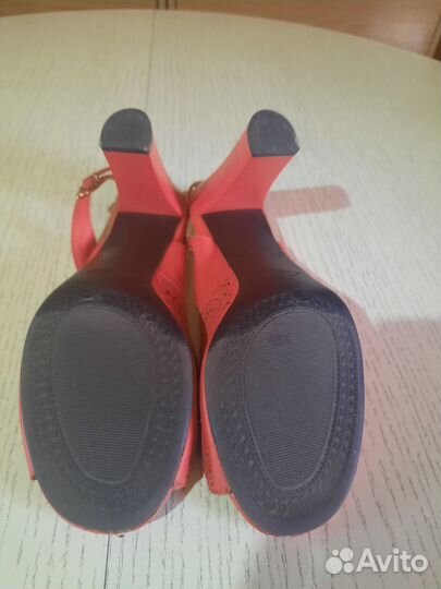 Босоножки натуральная кожа 38 размер