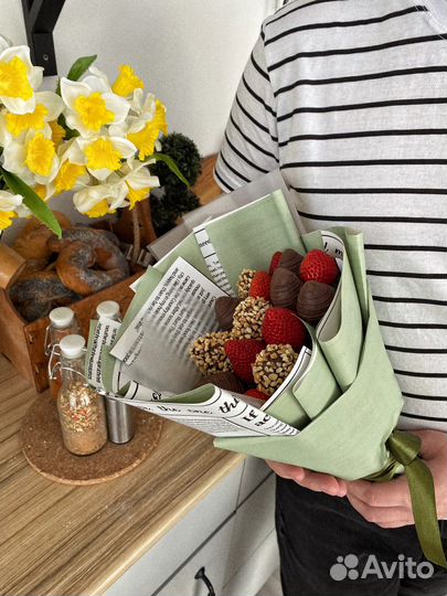 Клубника в шоколаде букеты