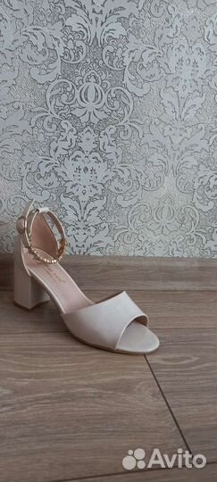 Босоножки женские 35 размер