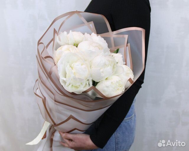 Букет из 9 белых пионов (Premium)