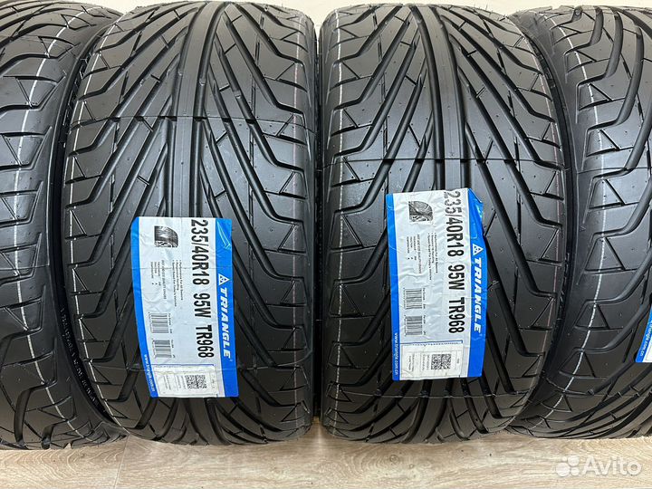 Triangle TR968 235/40 R18 98W