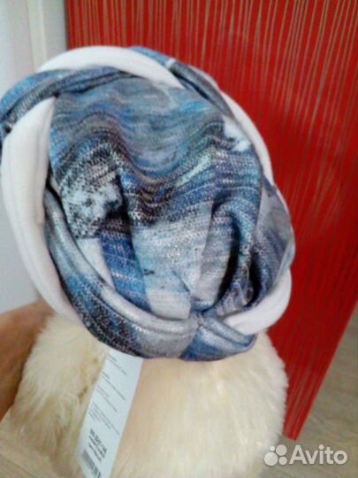 Шапка новенькая аккуратная весна/осень
