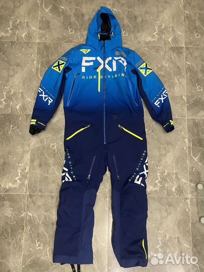 Комбинезон для снегохода,шлем,ботинки