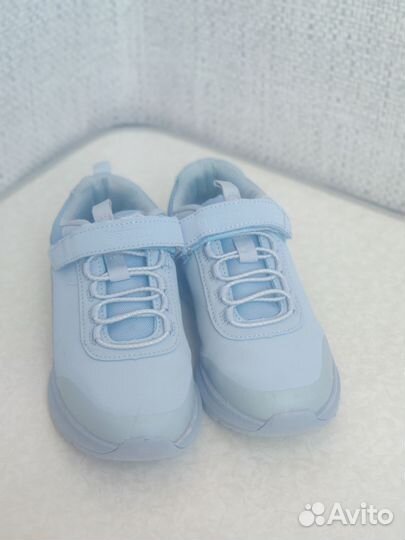 Кроссовки детские