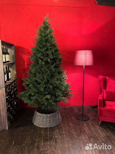 Ель искусственная со встроенной гирляндой
