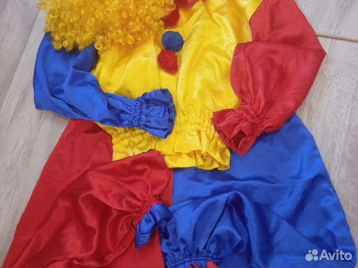 Костюм клоуна на взрослого и парики