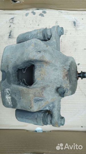 Суппорта передние Kia Stinger