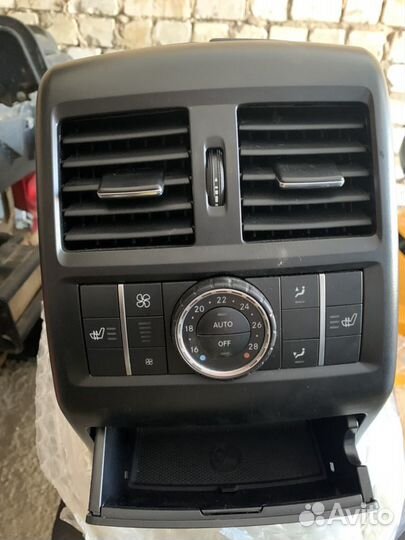 Салон на W166