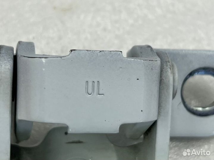 Петля двери верхняя задняя левая Hyundai Solaris 1