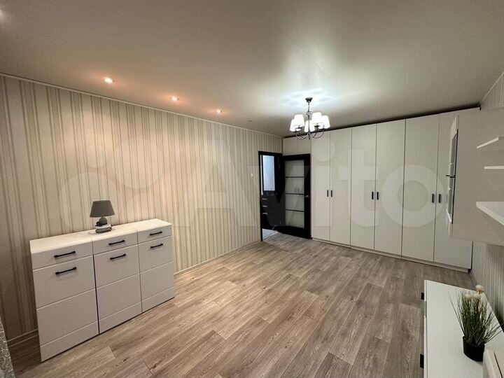 2-к. квартира, 52 м², 4/10 эт.