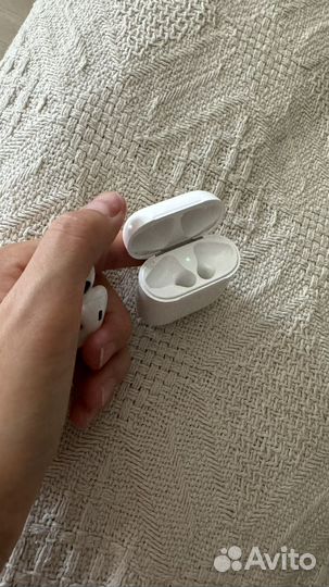 Беспроводные наушники apple airpods