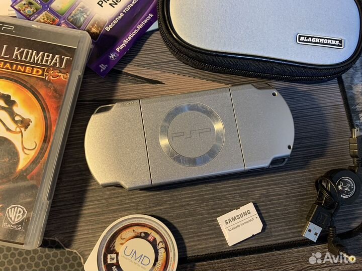 Sony PSP 2000 Japan Silver 64gb 7500 игр (набором)