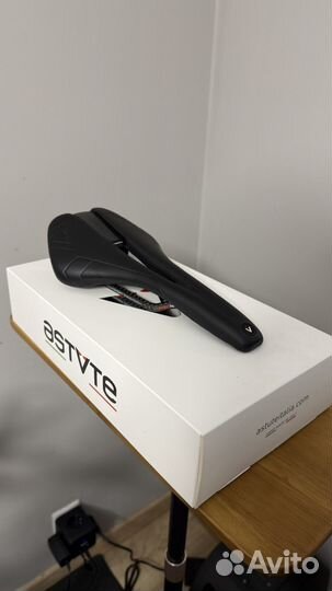 Карбоновое седло astute moon pilarga luxury VT